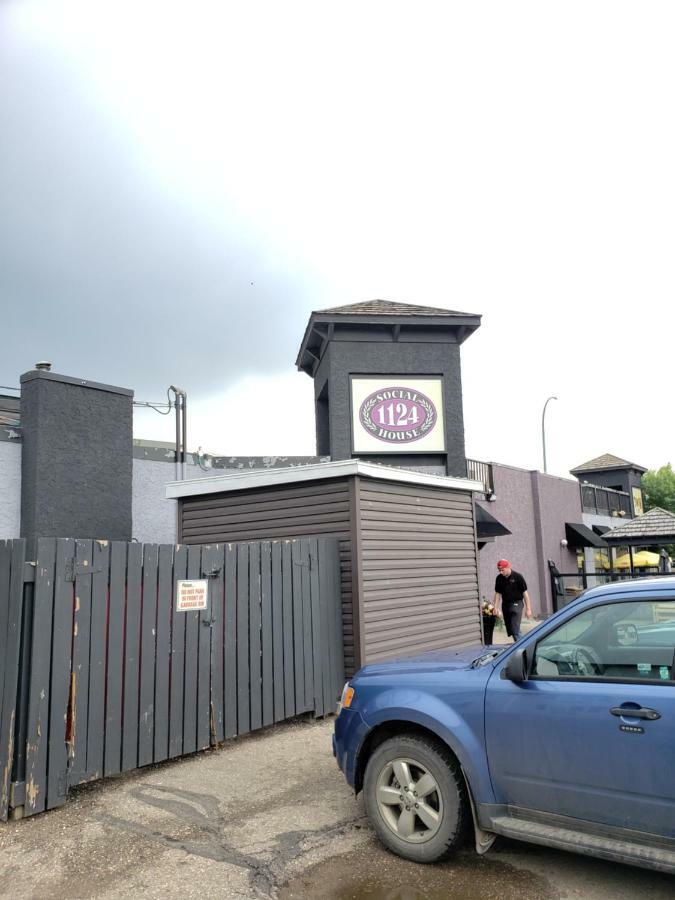 Tower Inn Estevan Exterior photo